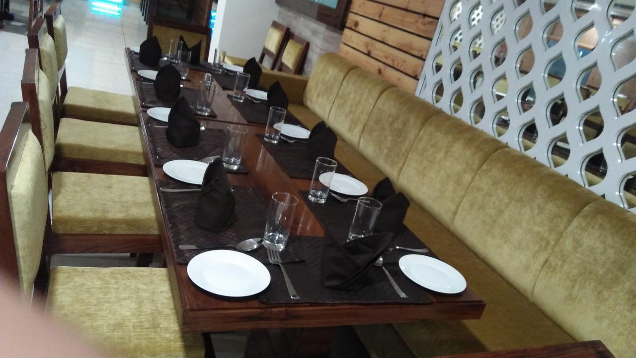 Hotel Neelam Moga Ludhiana Extérieur photo