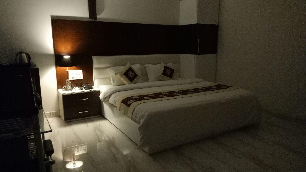 Hotel Neelam Moga Ludhiana Extérieur photo